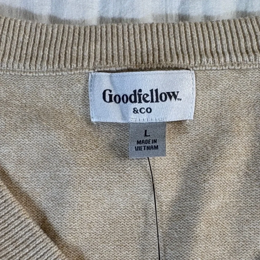Men's Goodfellow‎ & Co Oatmeal Tan V-Neck Knit Sweater Vest Size L NWT